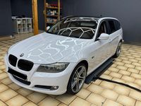 Gebraucht BMW 325 Shadowline 204 PS (150 kW) 2011 Grau Kombi