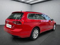 Gebraucht VW Passat 122 PS (89 kW) 2023 Rot Kombi