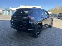 Gebraucht Jeep Compass 131 PS (96 kW) 2024 Schwarz SUV