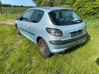 Gebraucht Peugeot 206 60 PS (44 kW) 2001 Silber Kleinwagen
