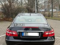 Gebraucht Mercedes E250 Elegance 204 PS (150 kW) 2010 Schwarz Coupé