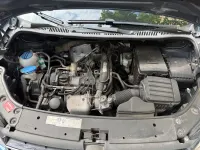 Gebraucht VW Touran Trendline 105 PS (77 kW) 2011 Blau Van / Kleinbus