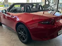 Używany Mazda MX5 Exclusive-Line 131 KM (96 kW) 2017 Czerwony Kabriolet