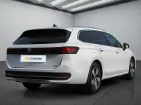 Gebraucht VW Passat 150 PS (110 kW) 2025 Weiß Kombi