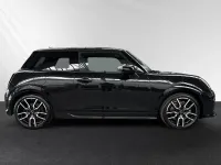 Gebraucht Mini Cooper 114 kW (156 PS) 2025 Midnight black ii Kleinwagen