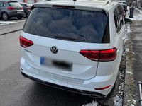 Gebraucht VW Touran Highline 150 PS (110 kW) 2019 Weiß Van / Kleinbus