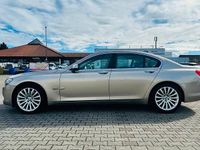 Gebraucht BMW 740L 326 PS (239 kW) 2010 Gold Limousine