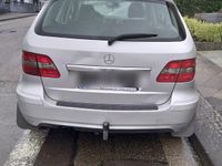 Gebraucht Mercedes B180 109 PS (80 kW) 2011 Silber Van / Kleinbus