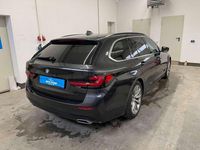 Gebraucht BMW 520 Performance 190 PS (139 kW) 2022 Sophistograu brillanteffekt me Kombi