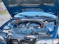 Gebraucht BMW 318 146 PS (107 kW) 2002 Blau Kombi