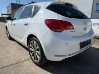 Brugt Opel Astra 140 HK (102 kW) 2012 Hvid Sedan