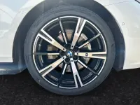 Gebraucht BMW 520 M Sport 208 PS (152 kW) 2025 Mineralweiß metallic Kombi