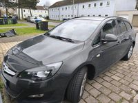 Gebraucht Opel Astra 136 PS (100 kW) 2014 Grau Kombi