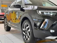 Gebraucht Opel Mokka-e 100 kW (136 PS) 2023 Diamant schwarz/karbon schwarz SUV