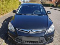Gebraucht Hyundai i30 90 PS (66 kW) 2011 Schwarz Kleinwagen