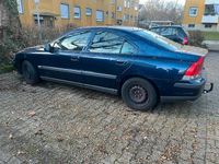 Second-hand Volvo S60 171 CP (125 kW) 2000 Negru Berlinǎ