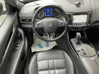 Gebraucht Maserati Levante 430 PS (316 kW) 2020 Dunkelblau metallic SUV