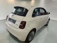 Gebraucht Fiat 500e Red 69 kW (95 PS) 2025 Bianco bianco/ bossa nova/calc Kleinwagen