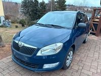Gebraucht Skoda Fabia 69 PS (50 kW) 2014 Blau Kombi