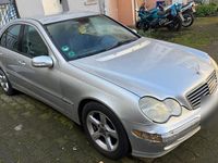 Second-hand Mercedes C220 143 CP (105 kW) 2002 Argintiu Berlinǎ