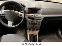 Second-hand Opel Astra Edition 101 CP (74 kW) 2009 Galben Berlinǎ