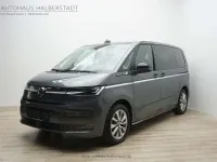 Gebraucht VW Multivan Style 150 PS (110 kW) 2025 Grau Van / Kleinbus