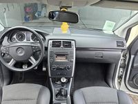 Gebraucht Mercedes B160 95 PS (69 kW) 2010 Silber Van / Kleinbus