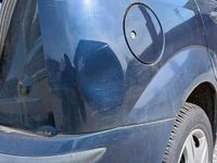 Gebraucht Ford Focus 100 PS (73 kW) 2001 Blau Kleinwagen