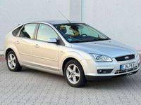 Gebraucht Ford Focus Ghia 125 PS (91 kW) 2007 Silber Limousine