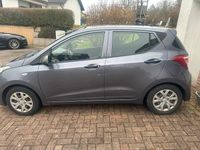 Gebraucht Hyundai i10 67 PS (49 kW) 2016 Grau Kleinwagen