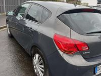 Gebraucht Opel Astra 140 PS (102 kW) 2013 Grau Limousine