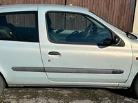 Gebraucht Renault Clio II 58 PS (42 kW) 2001 Silber Kleinwagen