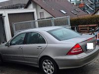 Gebraucht Mercedes 200 163 PS (119 kW) 2005 Gold Limousine