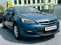 Gebraucht Opel Astra Edition 120 PS (88 kW) 2015 Azur blau (m2) Kleinwagen