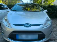 Gebraucht Ford Fiesta Titanium 96 PS (70 kW) 2012 Silber Kleinwagen