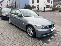 Gebraucht BMW 320 150 PS (110 kW) 2006 Blau Limousine