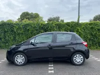 Gebraucht Toyota Yaris Basis 69 PS (50 kW) 2017 Schwarz Limousine