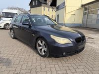 Gebraucht BMW 525 177 PS (130 kW) 2005 Blau Kombi