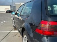 Gebraucht VW Golf IV 75 PS (55 kW) 2001 Schwarz Kleinwagen