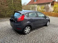Gebraucht Ford Fiesta Trend 60 PS (44 kW) 2012 Grau Kleinwagen
