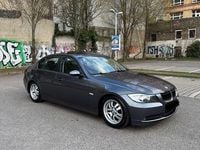 Gebraucht BMW 318 129 PS (94 kW) 2006 Grau Limousine
