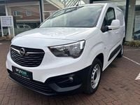 Gebraucht Opel Combo Edition 131 PS (96 kW) 2021 Weiß Van / Kleinbus