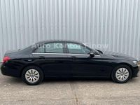 Gebraucht Mercedes E220 194 PS (142 kW) 2020 Obsidianschwarz  metalliclack Limousine