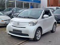 Gebraucht Toyota iQ 68 PS (50 kW) 2011 White pearl cs Kleinwagen