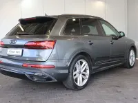 Używany Audi Q7 Competition 286 KM (210 kW) 2022 Szary SUV