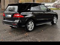Gebraucht Mercedes ML250 204 PS (150 kW) 2011 Schwarz SUV
