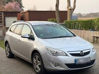 Gebraucht Opel Astra 101 PS (74 kW) 2011 Silber Kombi
