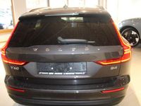 Gebraucht Volvo V60 Core 197 PS (144 kW) 2022 Grau Kombi