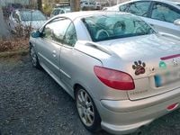 Gebraucht Peugeot 206 CC 136 PS (100 kW) 2002 Silber Cabrio