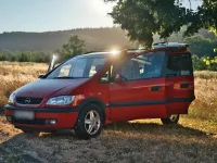 Gebraucht Opel Zafira Elegance 125 PS (91 kW) 2000 Rot Van / Kleinbus